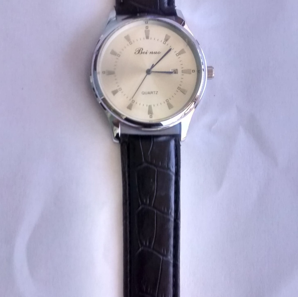 Men watch - Picture 2 of 2